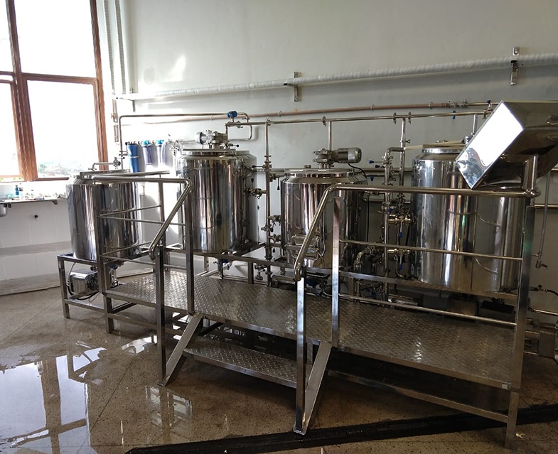 Descubra a Cozinha Cervejeira Santa Efigênia: 100% personalizável em aço inox AISI 304.